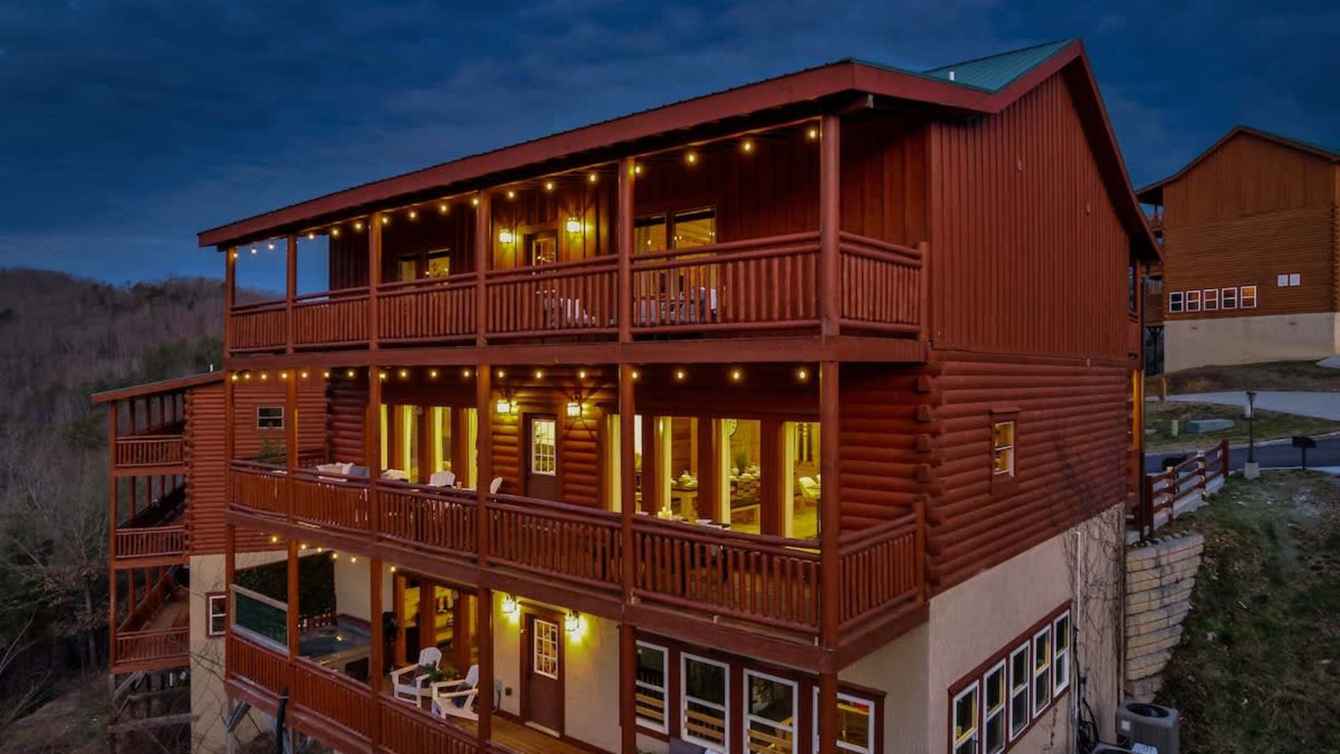 Blackhawk Lodge — 6 bedroom home in Sevierville TN at twilight