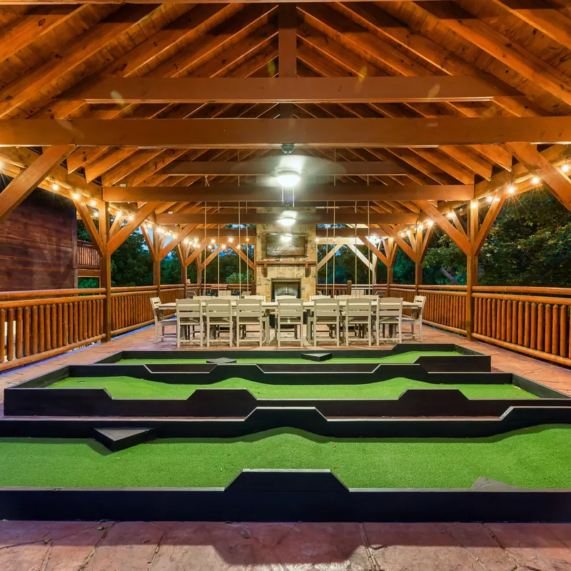 Putting course under a covered pavilion