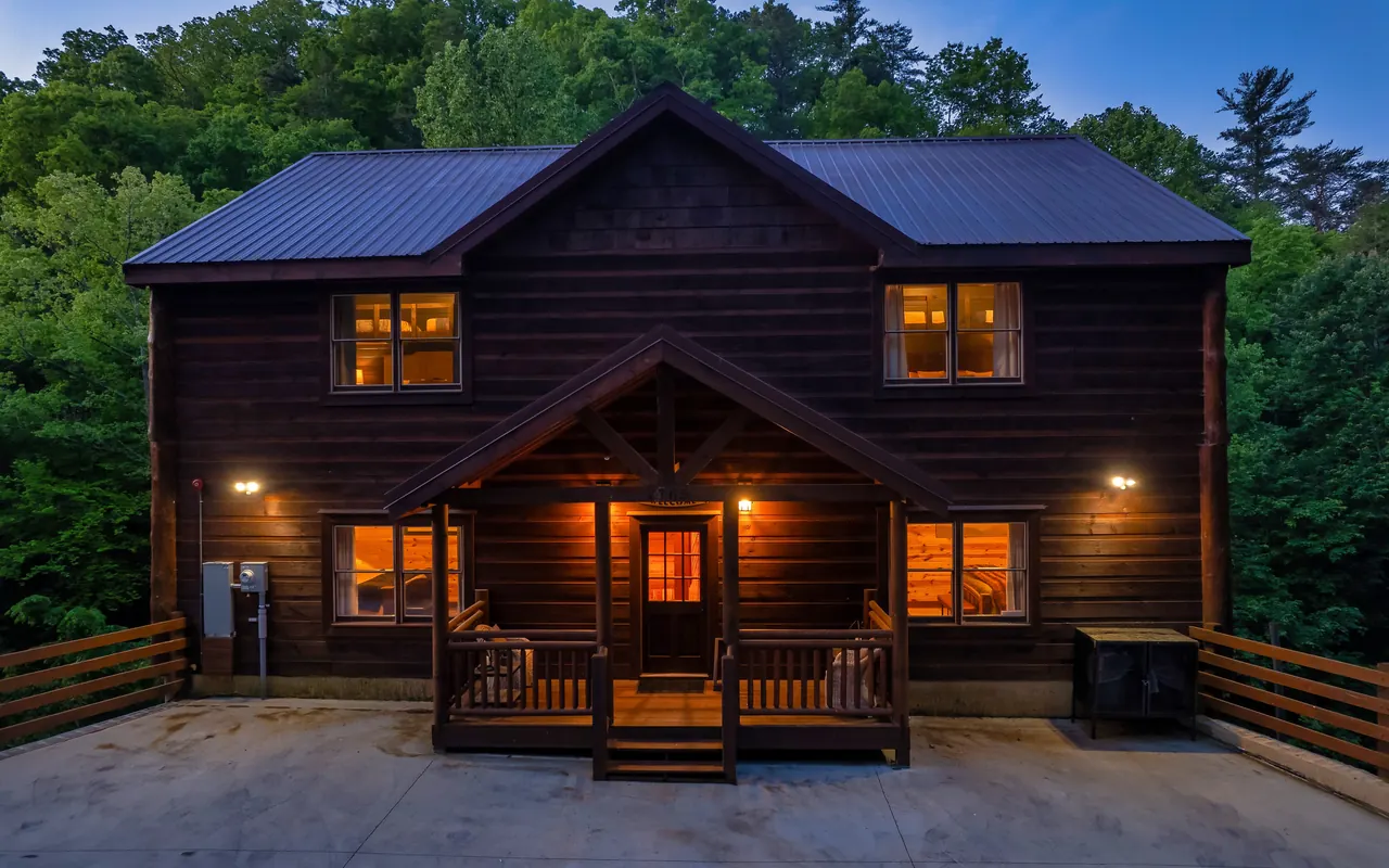 Big Star Lodge exterior at dusk
