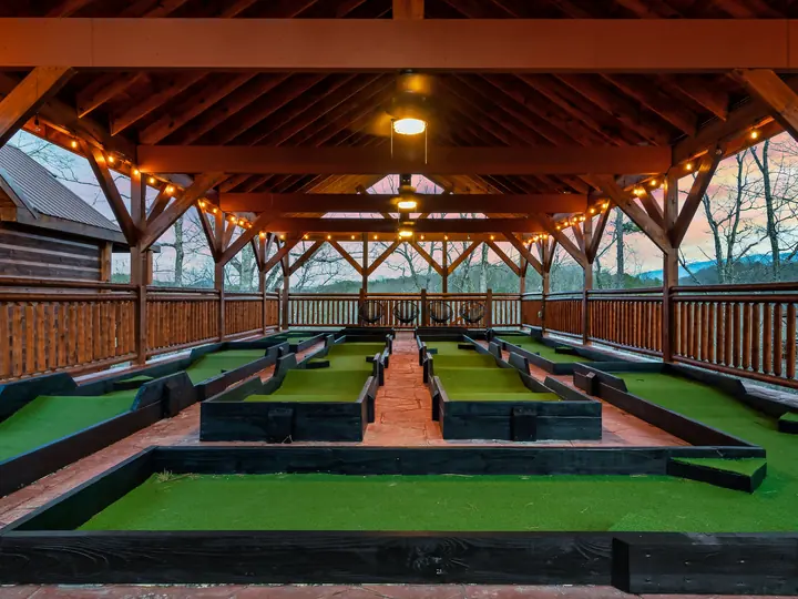 Covered pavilion with a putting course