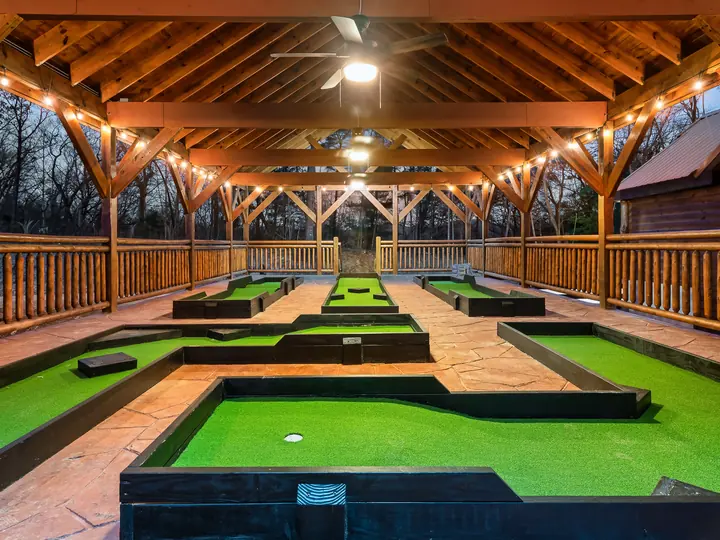 Covered pavilion with a putting course